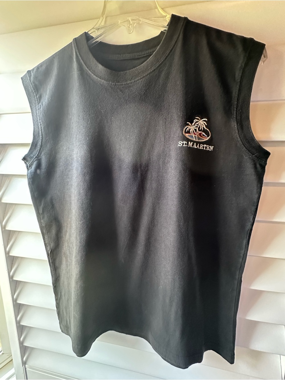 St. Maarten Sleeveless R-Shirt